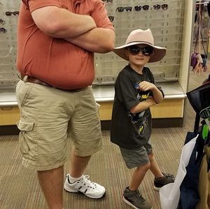 Meet your Posher, Dennis